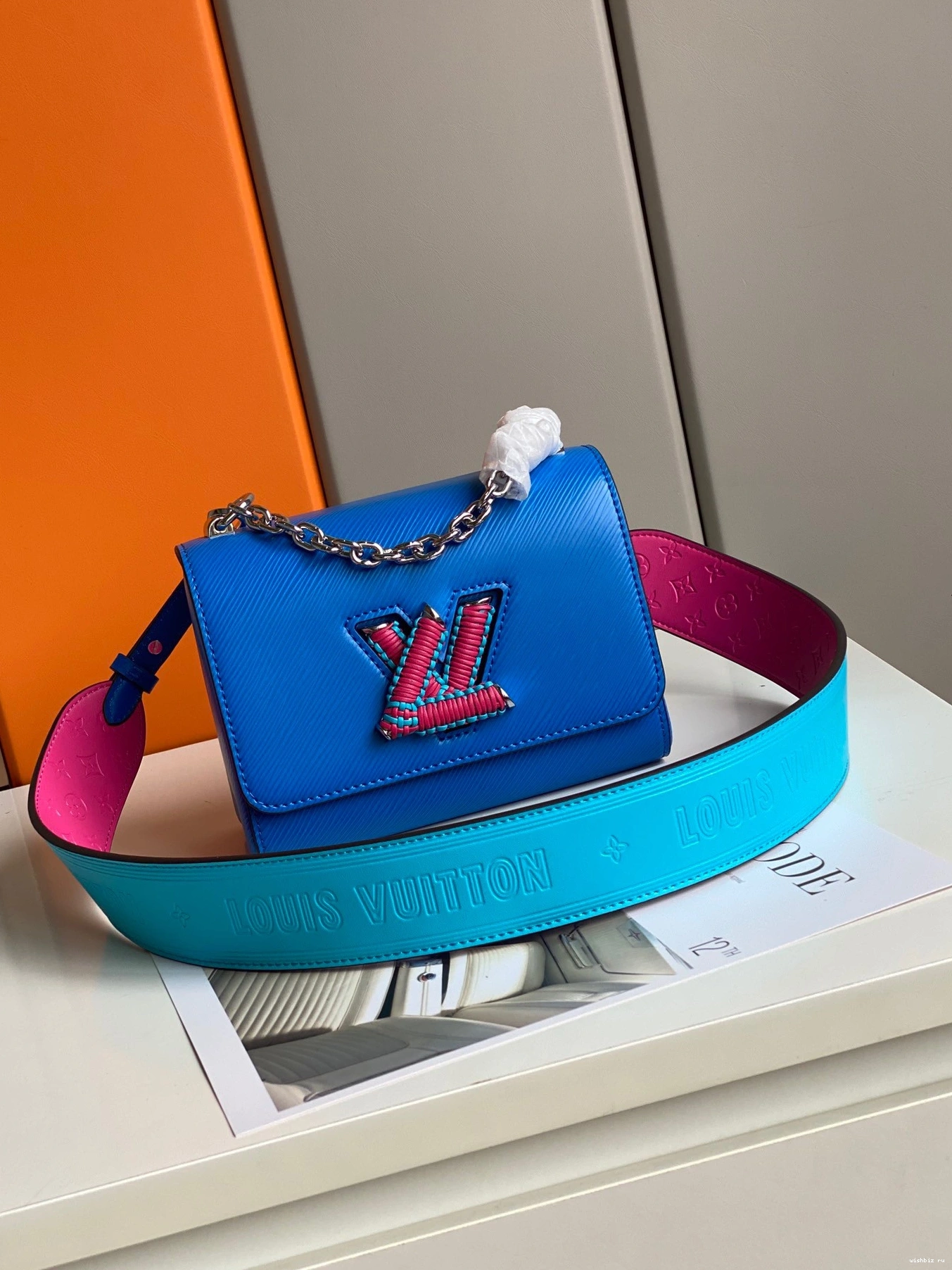 WIS VUITTON TWIST PM LOUIS 0308